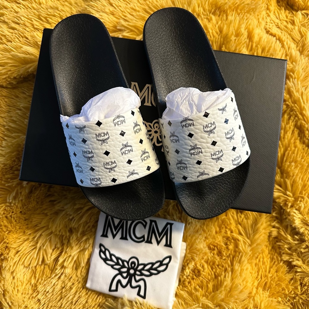 ***SOLD****BRAND NEW AUTHENTIC MCM SLIDES